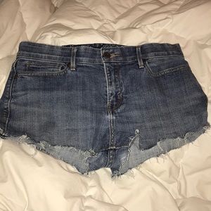 Vintage Levi’s jean shorts.
